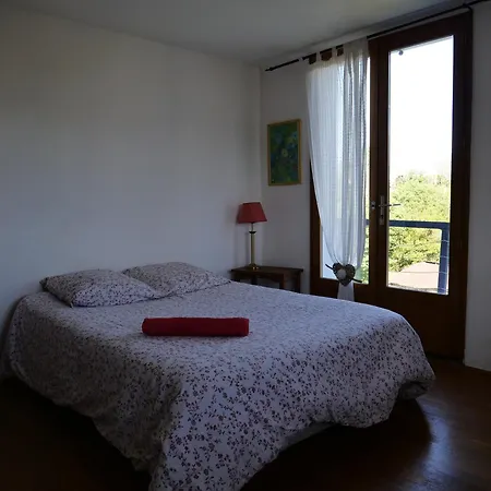 Izpi Urdin Holistic Surfhouse Habitación en casa particular *