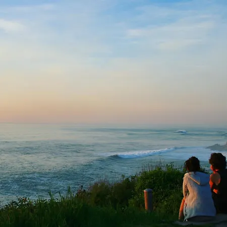 Izpi Urdin Holistic Surfhouse Homestay
